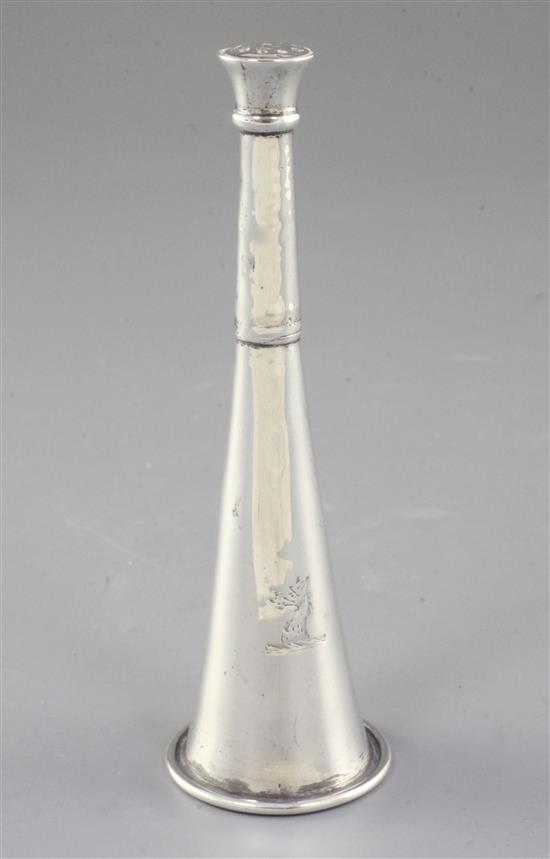 A Victorian novelty silver hunting horn pepperette, Height: 122mm Weight: 1.3oz/42grms